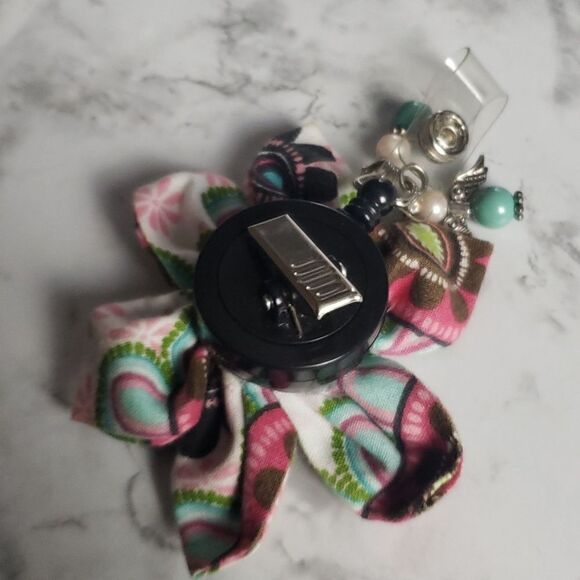 Retractable Badge Holder - Picture 2 of 4